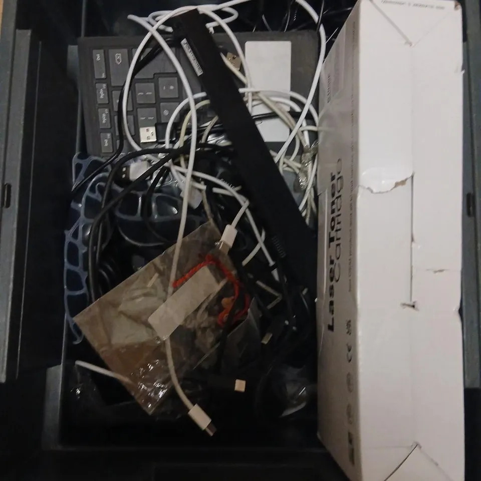 QUANTIY OF ELECTRICAL ACCESSORIES TO INCLUDE; ASSORTED CHARGING LEADS, LASER TONER CARTRIDGE, KEYBOARD