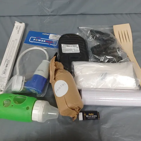 APPROXIMATELY 12 ASSORTED HOUSEHOLD ITEMS TO INCLUDE UK CONVESRION LEAD, INTELLIGENT LEAD, BABY BOTTLE, ETC