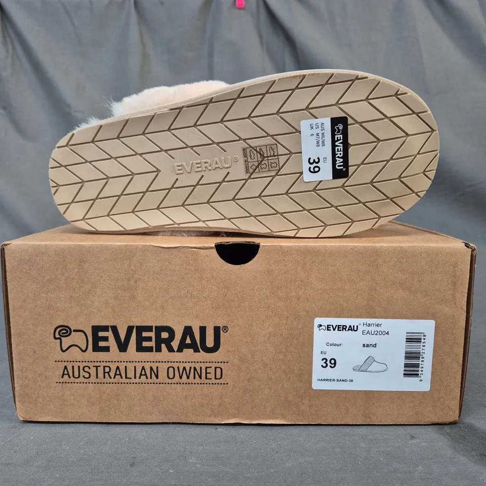 BOXED PAIR OF EVERAU HARRIER SLIPPERS IN SAND EU SIZE 39