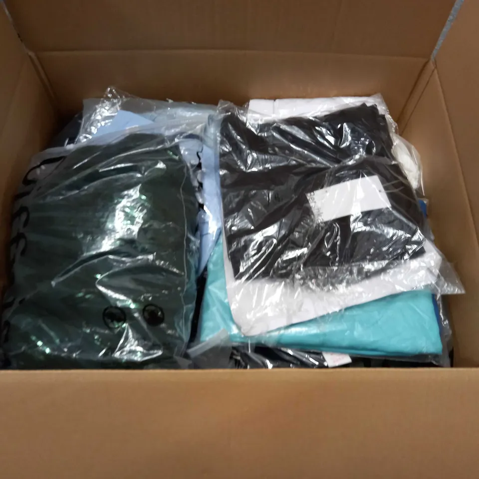 LARGE QUANTITY OF ASSORTED BAGGED CLOTHING ITEMS TO INCLUDE YAURA, ONLY AND BERSHKA