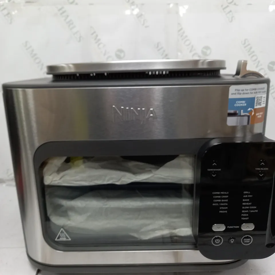 NINJA MULTIFUNCTION 14 IN 1 OVEN & AIR FRYER 