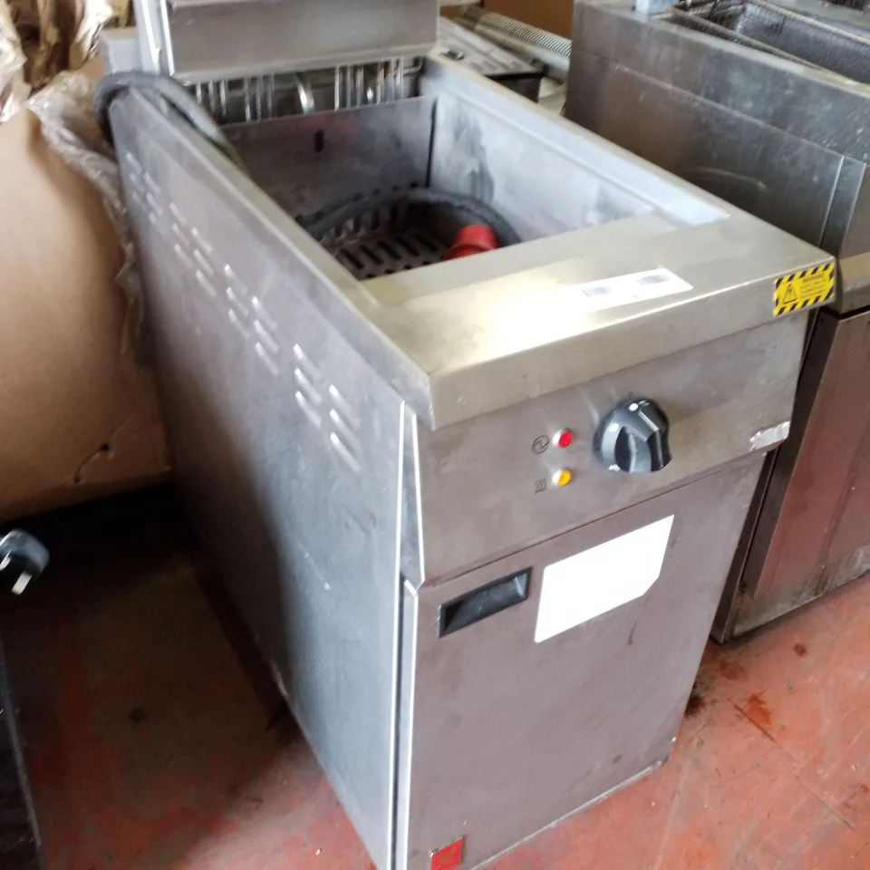 FALCON DOMINATOR PLUS E401F ELECTRIC FREESTANDING SINGLE TANK FRYER WITH OIL FILTRATION