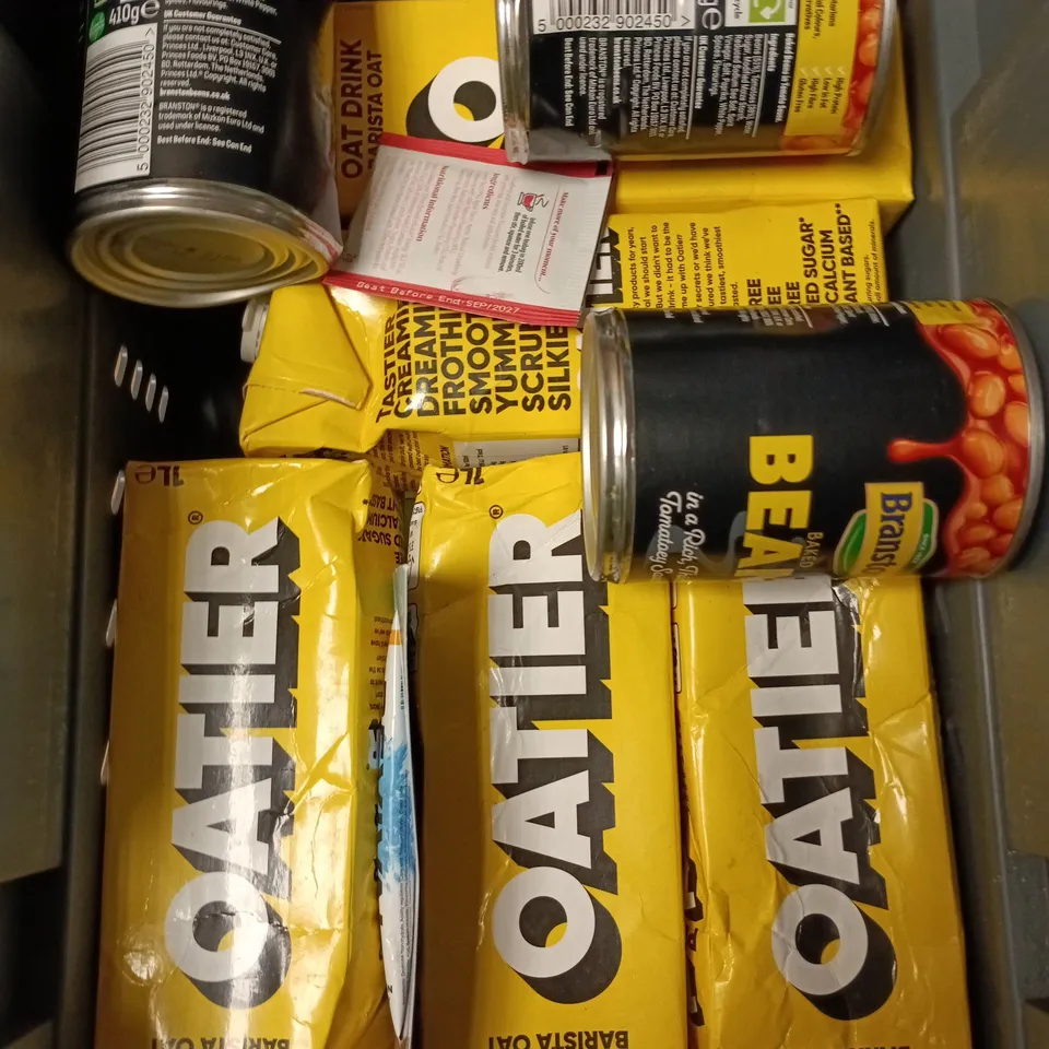 APPROXIMATELY 10 ASSORTED FOOD/DRINK PRODUCTS TO INCLUDE OAT DRINK, BAKED BEANS, MONSTER DRINK ETC