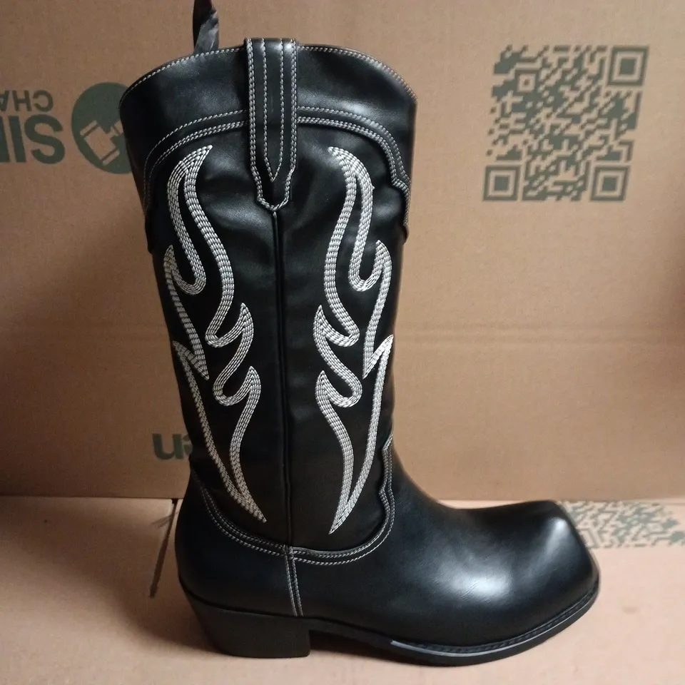 BOXED KOI CRYPTEK MEN'S SNUB NOSE TALL COWBOY BOOTS – BLACK, UK 9