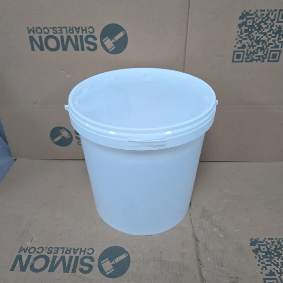 BUCKET OF DRIED MEALWORMS BIRD FEED