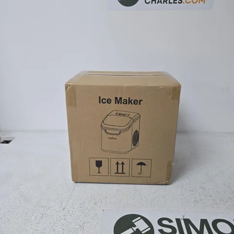 MINT GREEN ICE MAKER BOXED