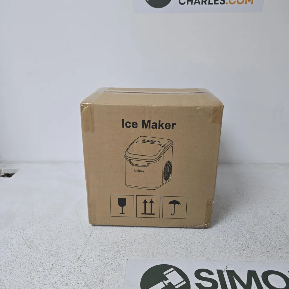 MINT GREEN ICE MAKER BOXED
