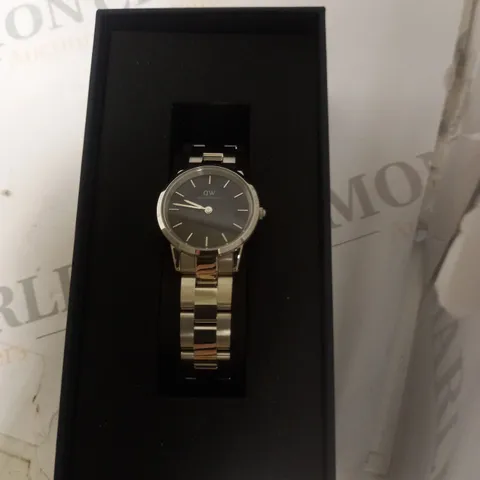 DANIEL WELLINGTON SILVER WATCH