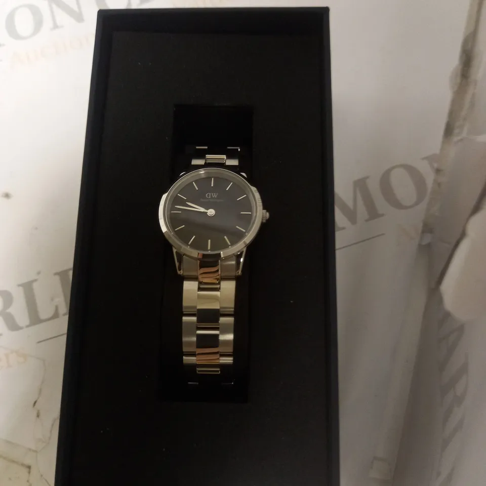 DANIEL WELLINGTON SILVER WATCH