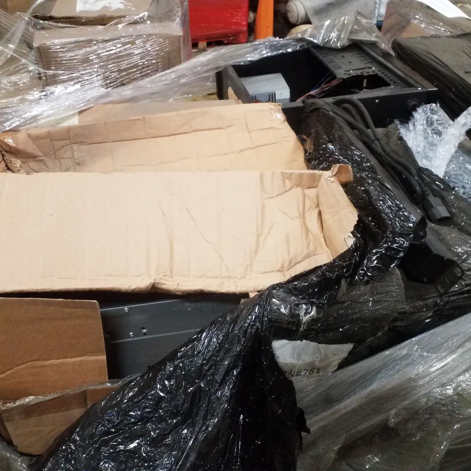 PALLET CONTAINING ASSORTED PC CASES & USB DISTRIBUTION UNIT
