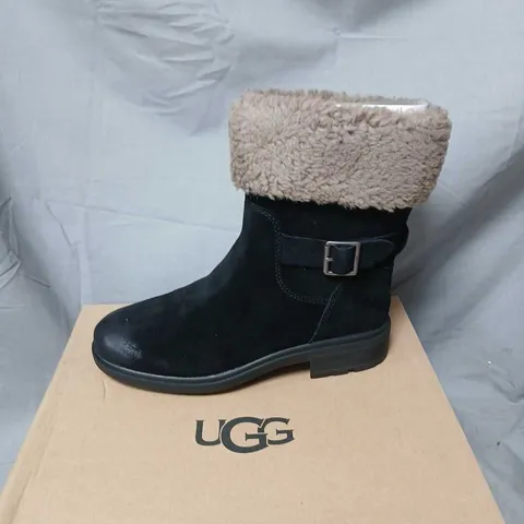 UGG HARRISON CUFF BOOTS, BLACK, UK 6 (US 8)