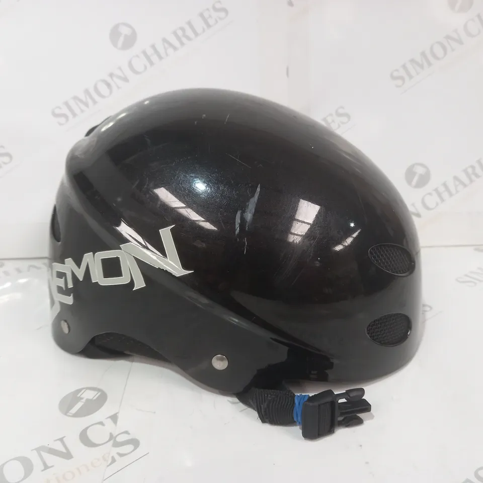 DEMON T9 CASE PROTECTIVE HELMET FOR SKI & SNOWBOARD IN BLACK - SIZE LG (58-60CM)