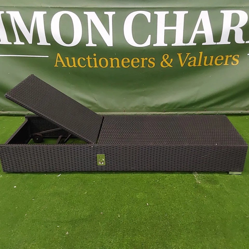 DESIGNER MANUAL ADJUSTABLE SUNLOUNGER IN BLACK RATTAN 