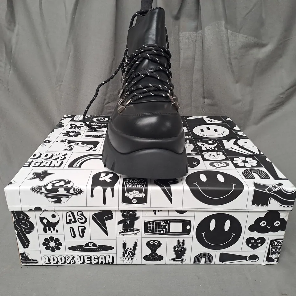 BOXED PAIR OF KOI VEGAN SIGMAR CHUNKY HIKING BOOTS IN BLACK UK SIZE 9