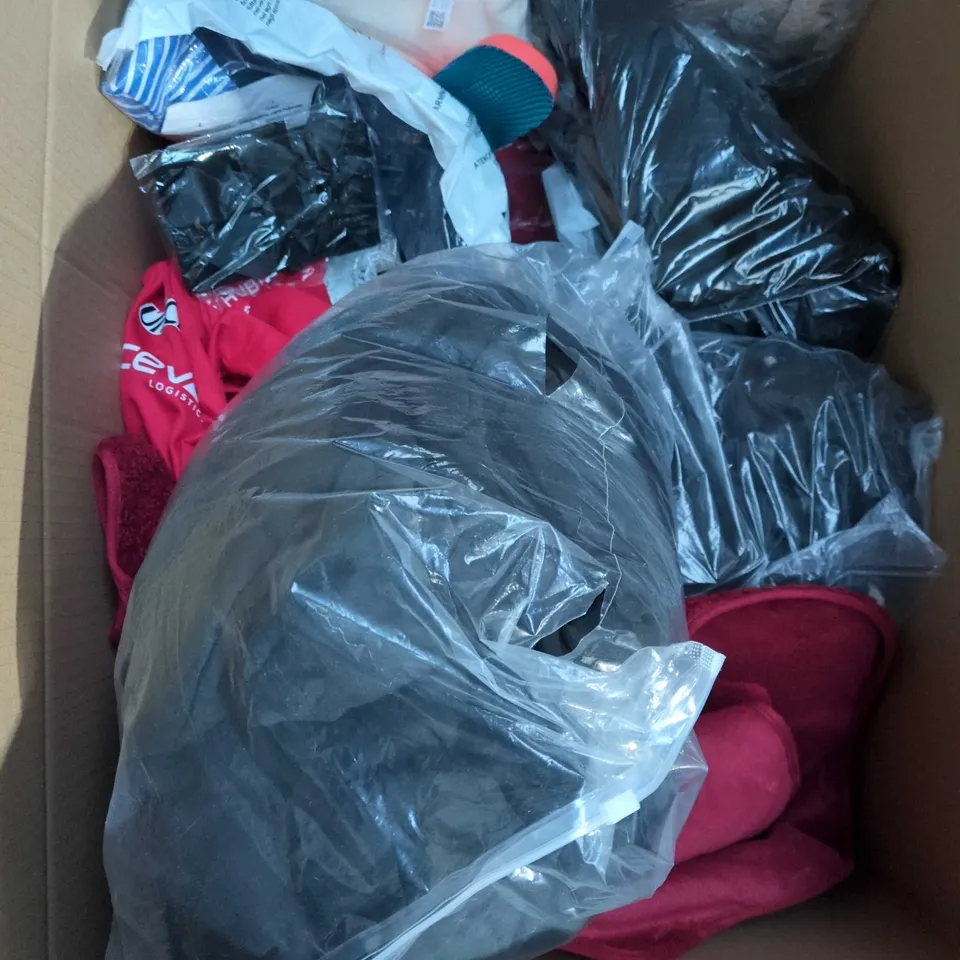 BOX OF APPROXIMATELY 20 ASSORTED CLOTHING ITEMS TO INCLUDE DRESS, JACKET, BAG, ETC