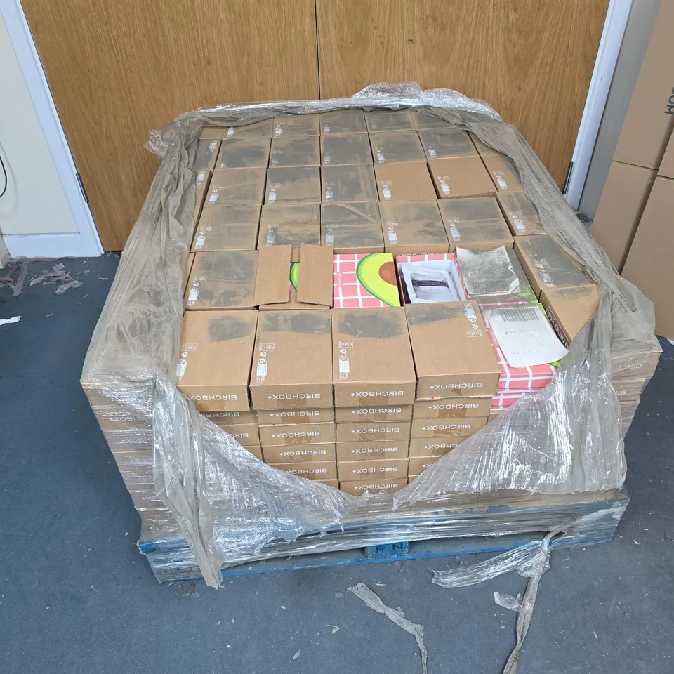 PALLET OF APPROXIMATELY 290 BOXES OF BIRCHBOX ASSORTED COSMETICS INCLUDING HAND CREAM AND MOISTURISER 