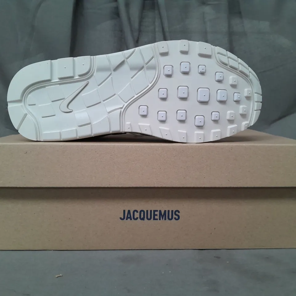 BOXED PAIR OF NIKE AIR MAX 1 JACQUEMUS SHOES IN WHITE UK SIZE 5.5