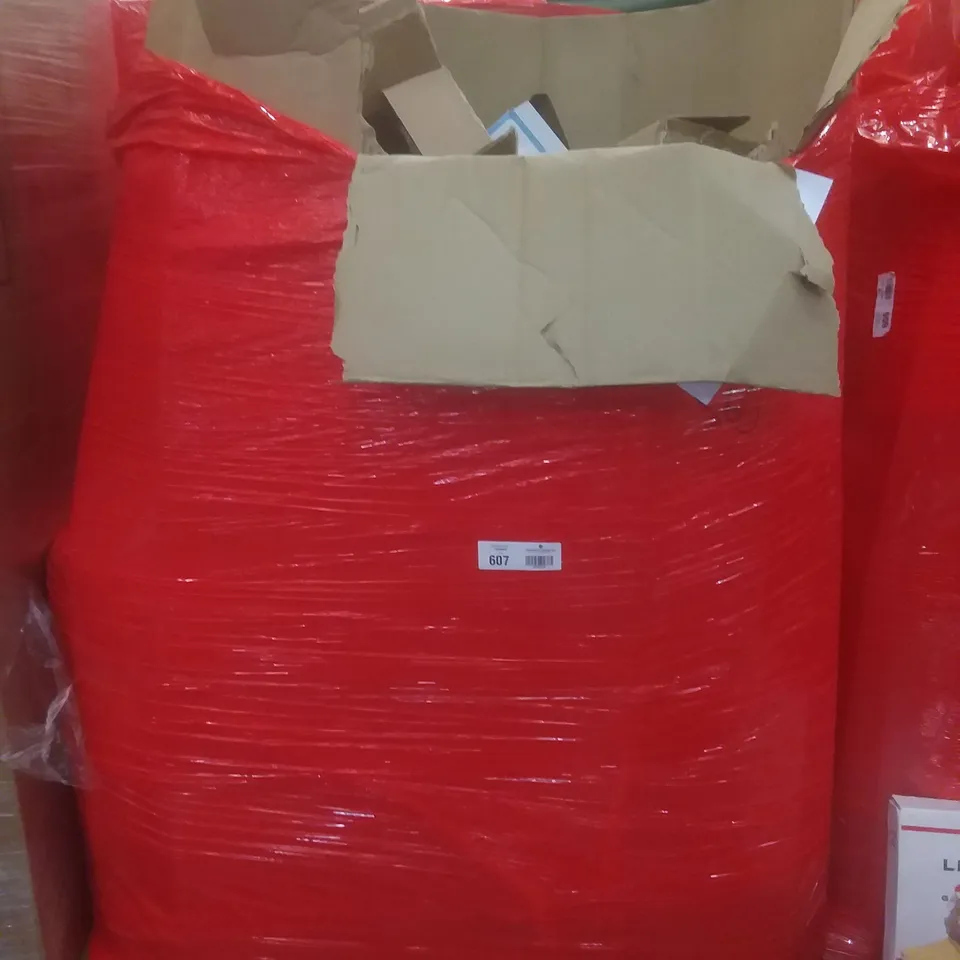 PALLET OF ASSORTED ITEMS INCLUDING DUMBELLS, BEACH TOY TABLE, TOILET SEAT, BATHTUB GRAB RAIL
