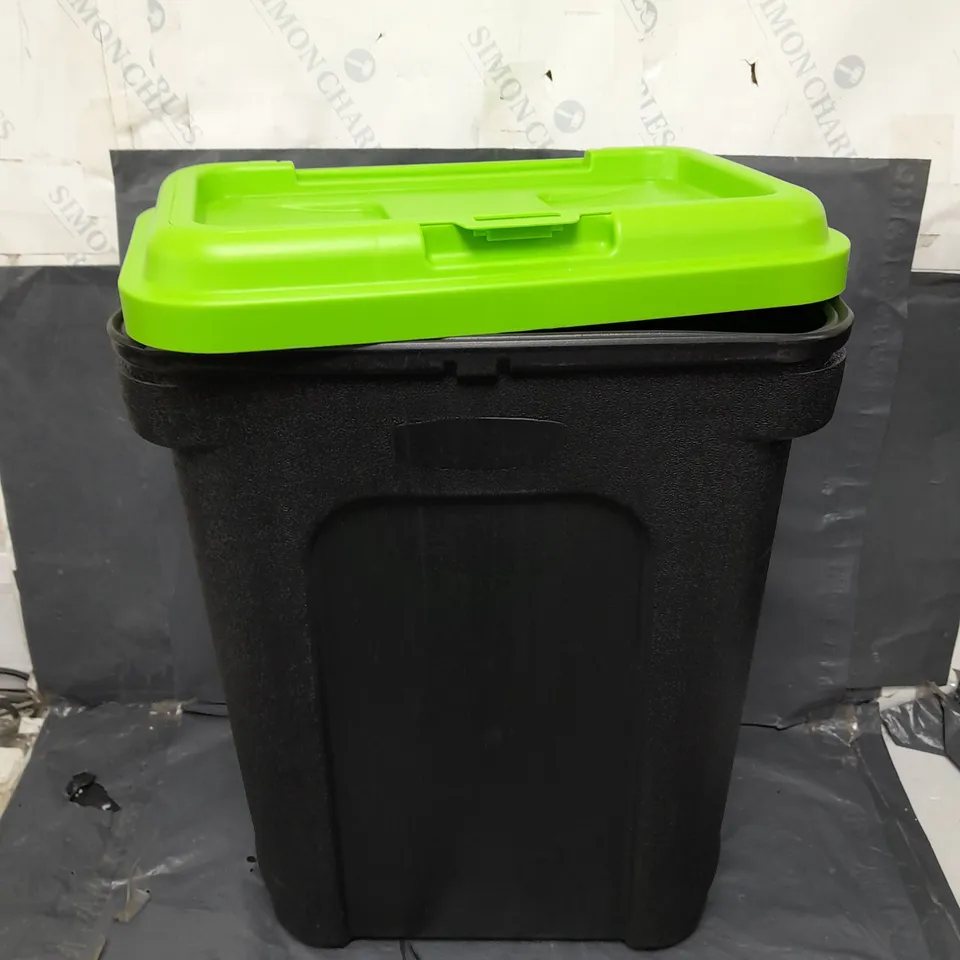 UNBRANDED PLASTIC STORAGE CONTAINER WITH LID - COLLECTION ONLY  