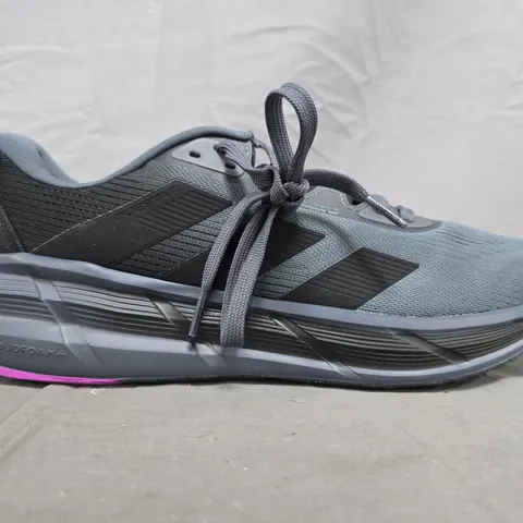 UNBOXED PAIR OF ADIDAS QUESTAR 3 TRAINERS IN GREY/BLACK SIZE UK 11.5