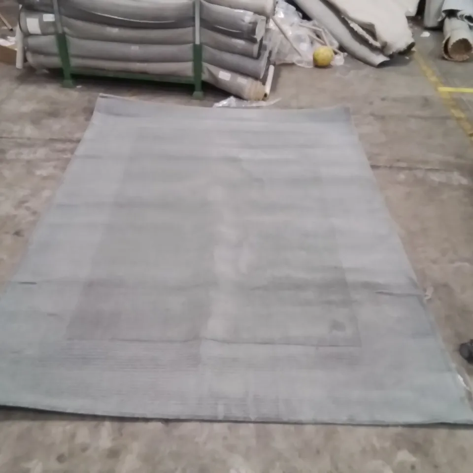 QUALITY DESIGNER RUG APPROXIMATELY 287X204