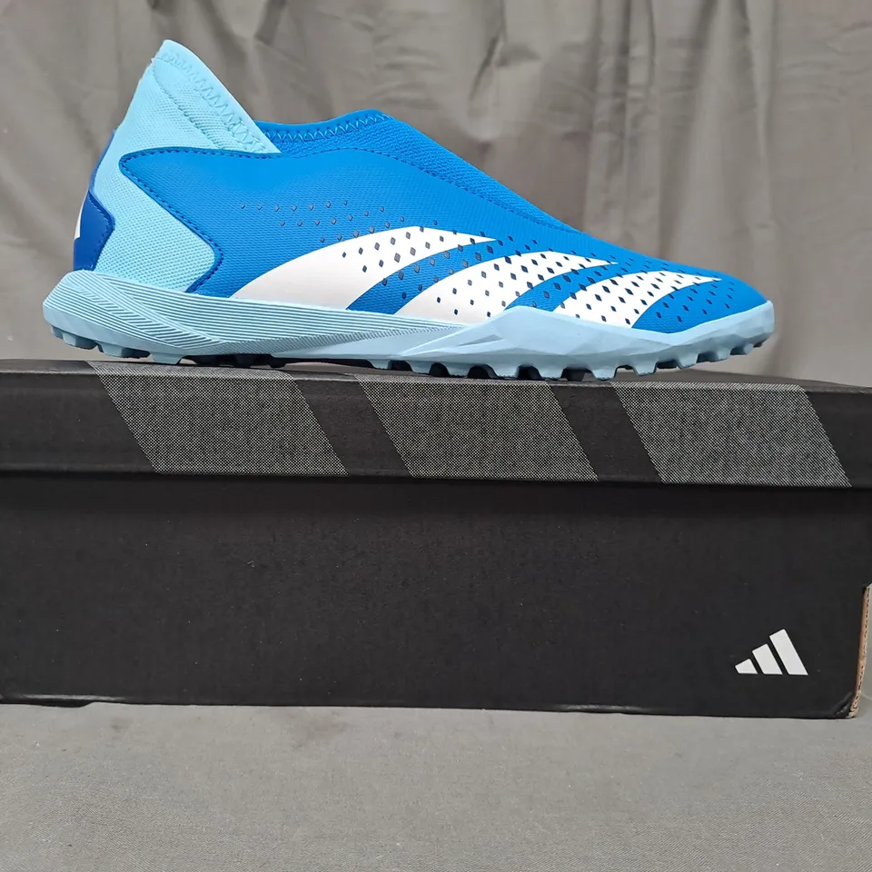 BOXED PAIR OF ADIDAS PREDATOR ACCURACY.3 LL TF SHOES IN BLUE/WHITE UK SIZE 4