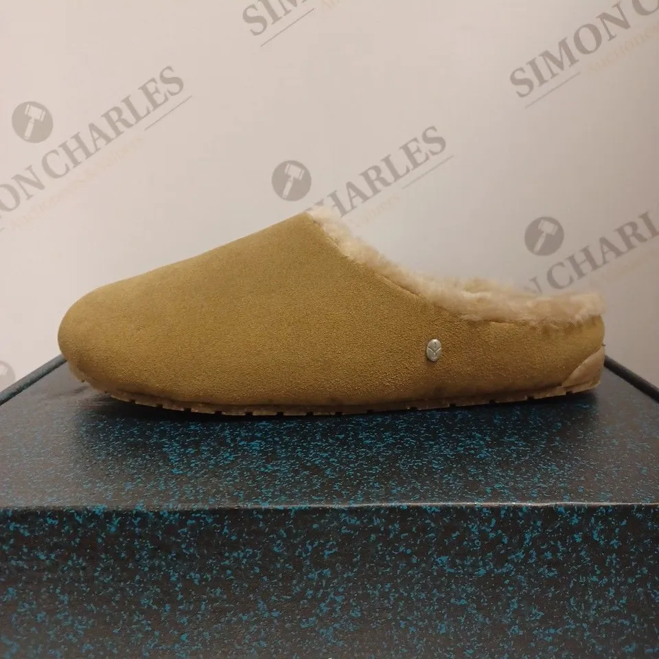 BOXED EMU MONCH CLOG SHOES, CAMEL - SIZE 7 
