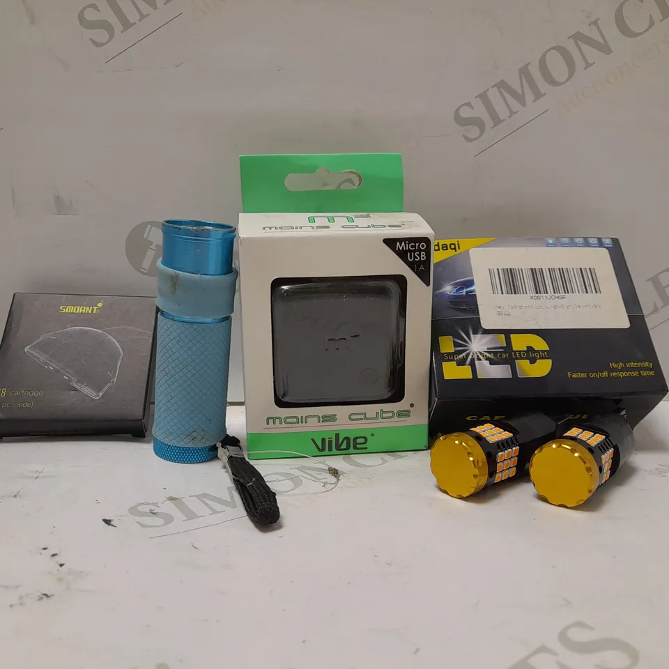 LOT OF APPROX 16 ASSORTED ITEMS TO INCLUDE - LED CAR HEADLIGHTS - EAR PHONES - TORCH ECT