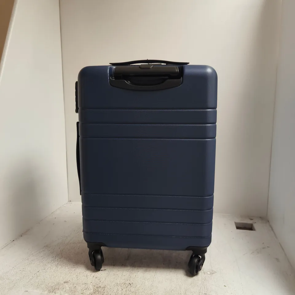 LISBON 4-WHEEL SMALL CASE – H55 X W37 X D20 CM, 2.6 KG