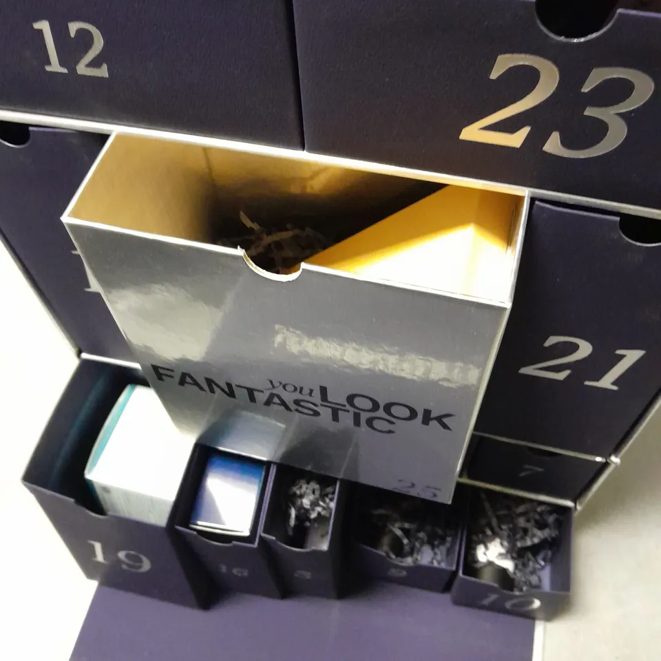 BOXED LOOKFANTASTIC 25 DAYS OF ICONIC BEAUTY ADVENT CALENDAR 