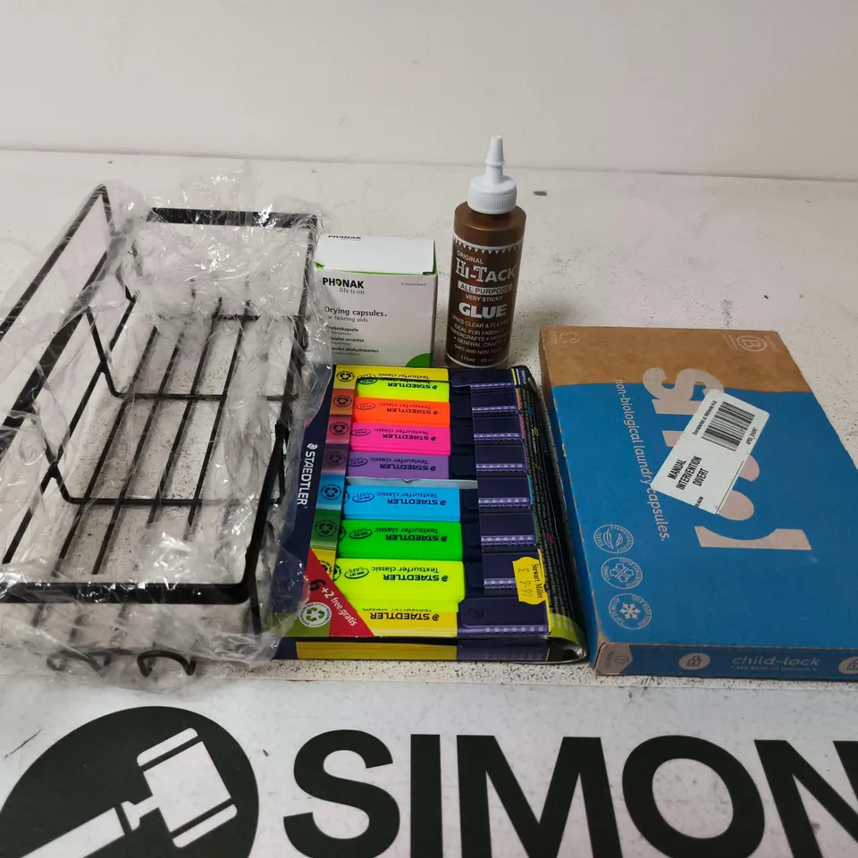 APPROXIMATELY 15 ASSORTED HOUSEHOLD PRODUCTS TO INCLUDE STAEDTLER HIGHLIGHTERS, GLUE, DRYING CAPSULES, WIRE RACK 