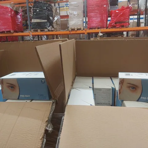 PALLET CONTAINING A VERY LARGE QUANTITY OF MEDICAL FACE MASKS