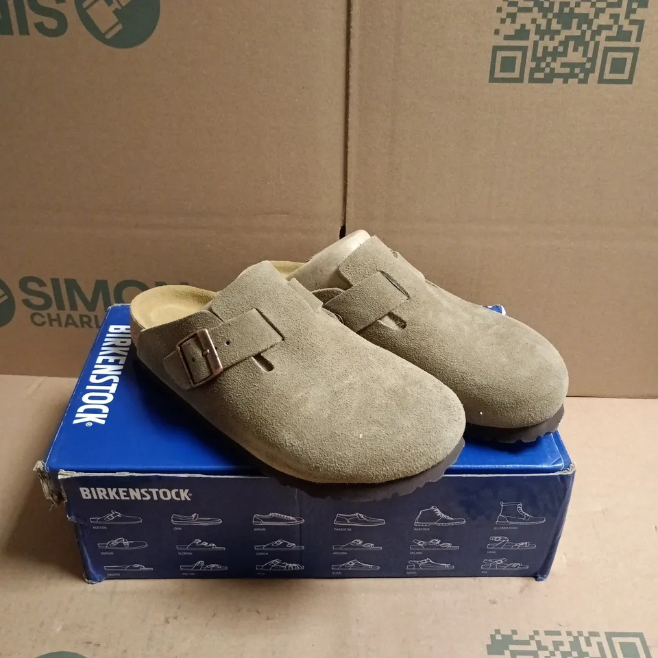 BOXED PAIR OF BIRKENSTOCK BOSTON CLOGS IN SUEDE LEATHER - 4