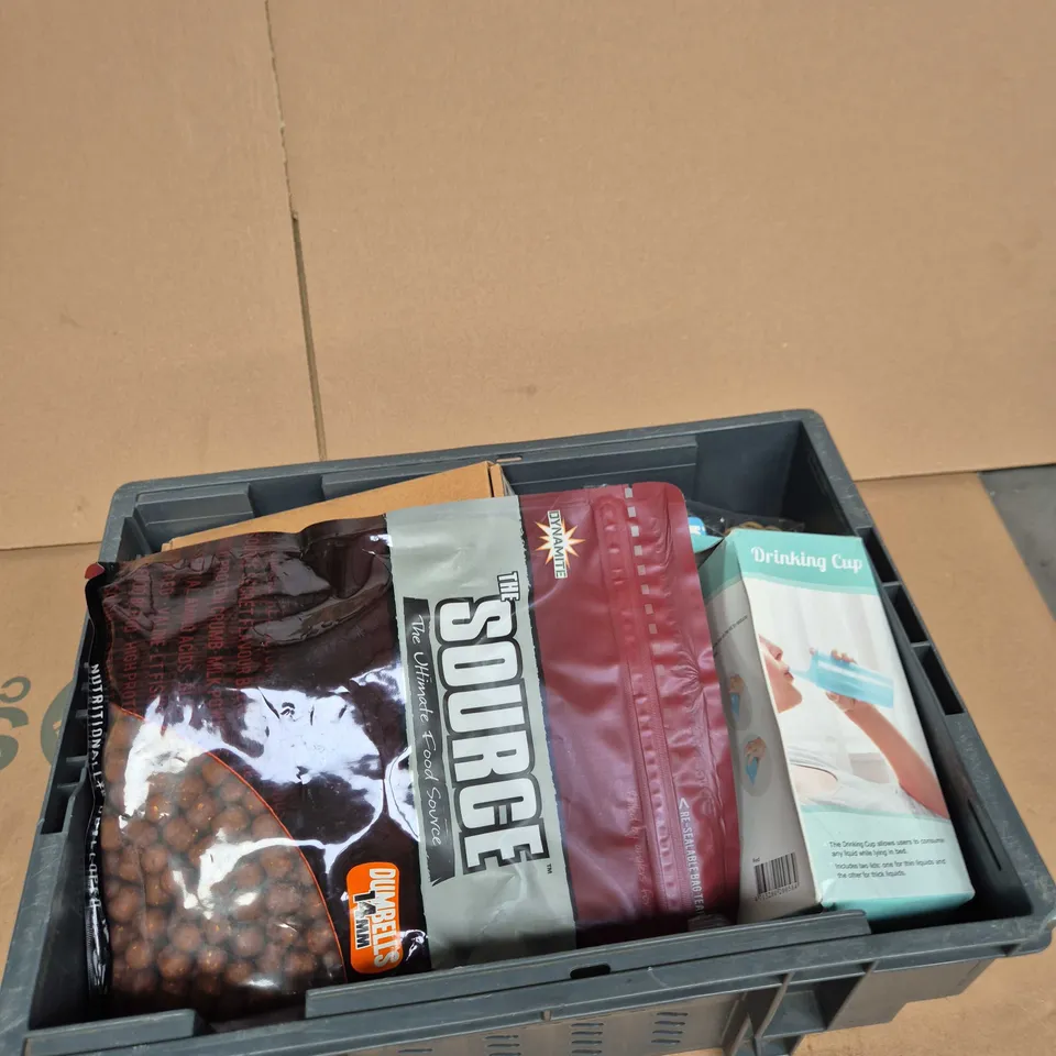 TOTE OF APPROXIMATELY 10 ASSORTED ITEMS INCLUDING A DRINKING CUP, DYNAMITE THE SOURCE DUMBELLS 14MM AND WILD & WOOD GET WELL SOON FLOWER FIGURINE CARD