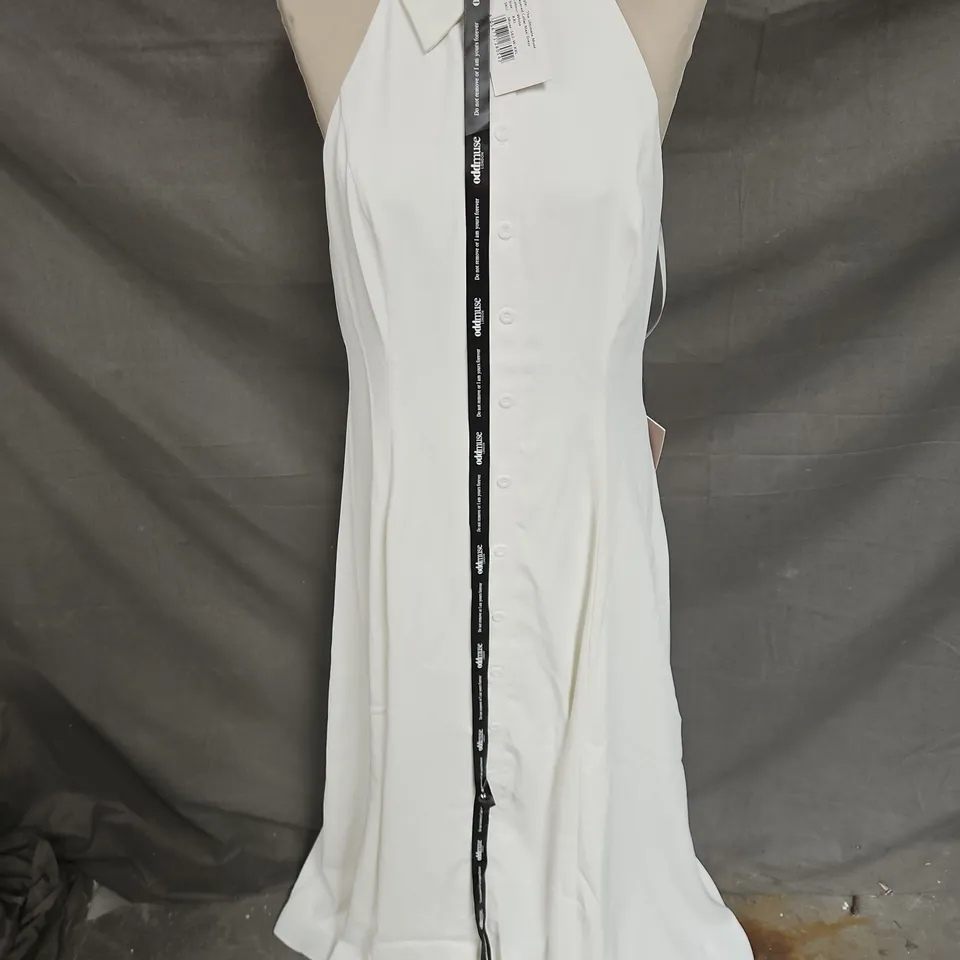 ODDMUSE THE ULTIMATE MUSE LAYERED COLLAR MAXI DRESS IN WHITE SIZE 2XL