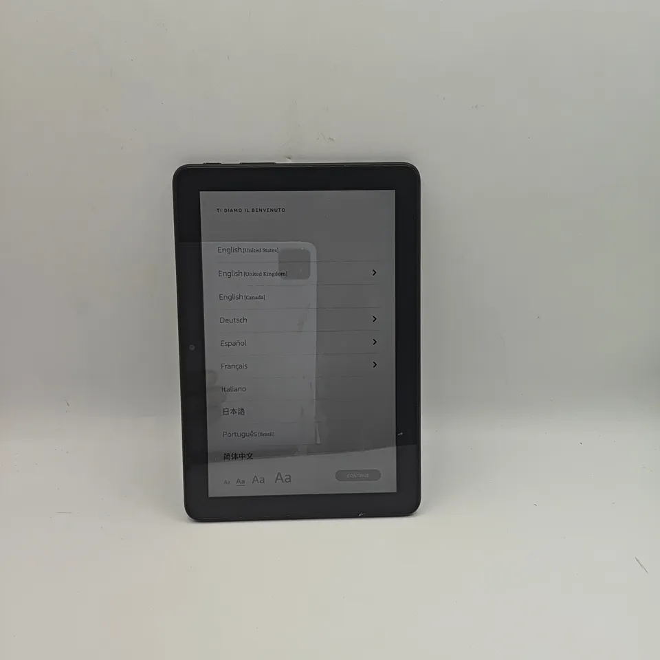 UNBOXED AMAZON 32GB TABLET IN BLACK - R24SB8