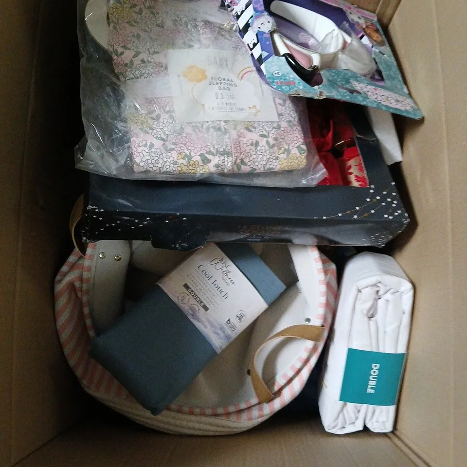 BOX OF APPROX 15 ASSORTED HOUSEHOLD ITEMS TO INCLUDE MINECRAFT LEGO, CUSHION, STITCH BEACH TOWEL, ETC