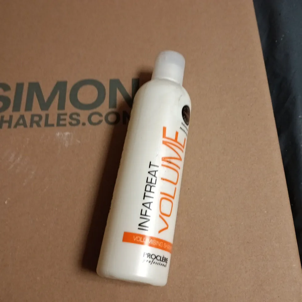 BOX OF APPROXIMATELY 25 ASSORTED COSMETICS ITEMS INCLUDING INFATREAT BODIFYING CREAM , INFATREAT SHAMPOO AND INFATREAT VOLUMISING SPRAY 