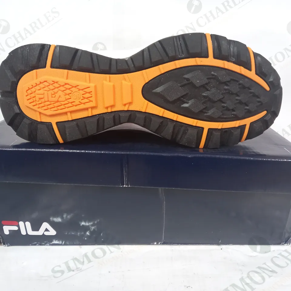 BOXED PAIR OF FILA TRAINERS IN CYAN/ORANGE UK SIZE 5