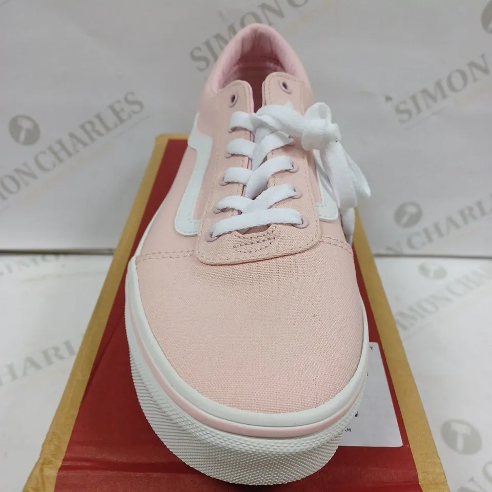 BOXED PAIR OF VANS WARD CANVAS CHALK PINK TRAINERS - SIZE 5