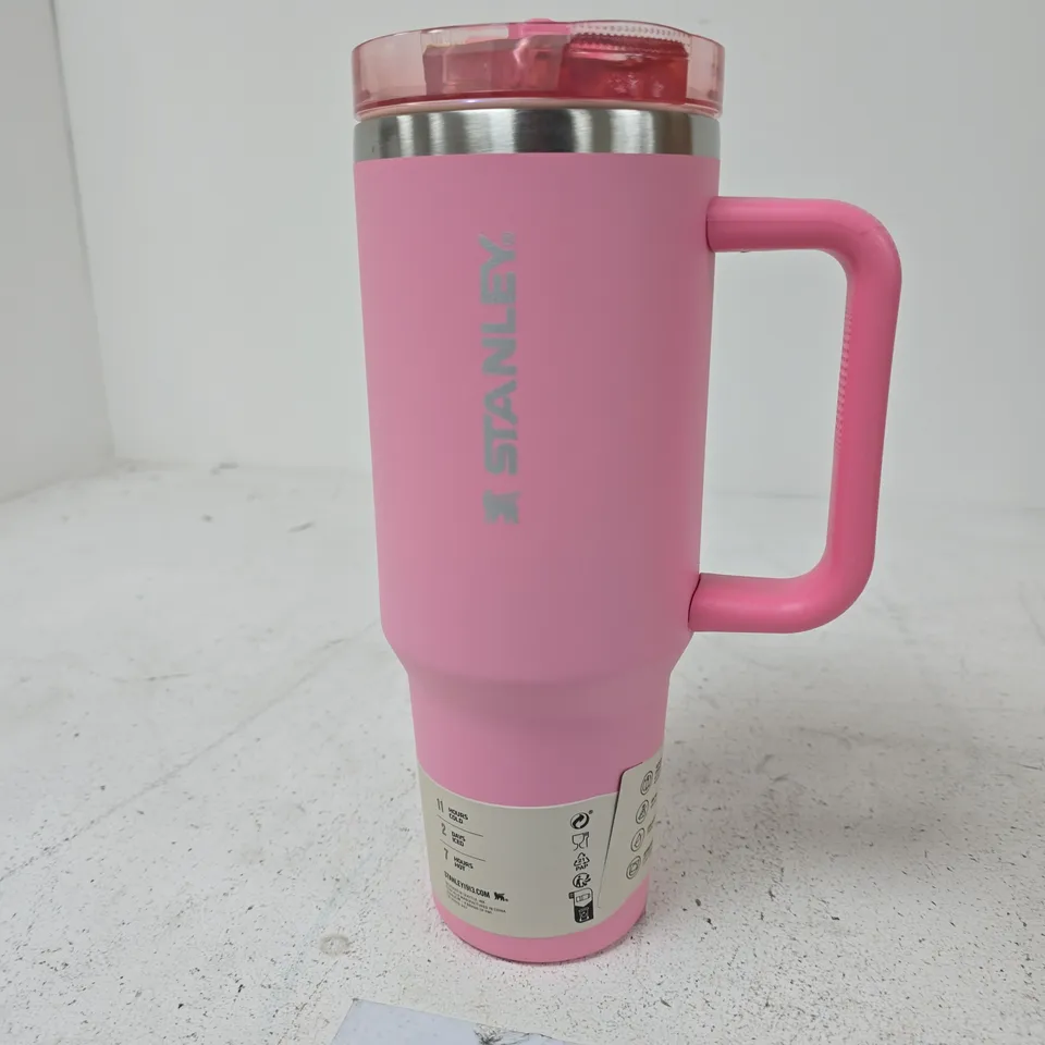 STANLEY QUENCHER PROTOUR FLIP STRAW TUMBLER 40 OZ (1.18 L) PINK