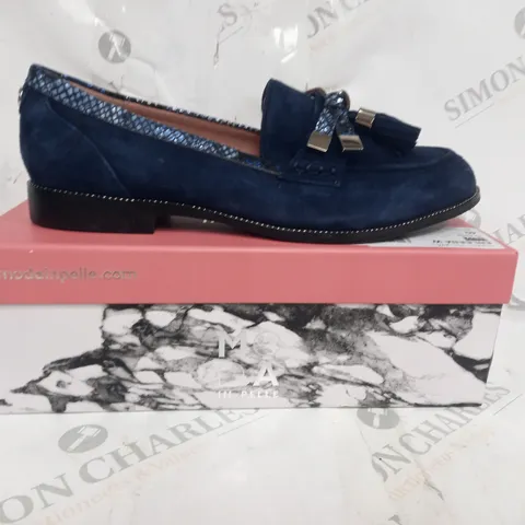 MODA IN PELLE NAVY SUEDE WIDE FIT BOW TRIM SMART LOAFER SIZE 40
