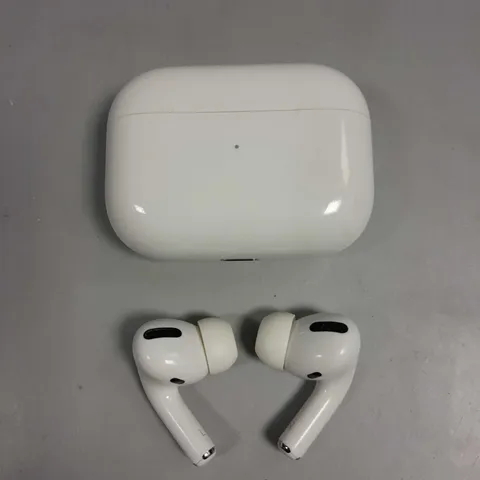 APPLE AIRPODS WIRELESS EARPHONES - A2190