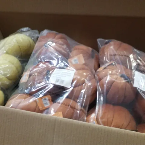 PALLET CONTAINING LARGE QUANTITY OF ASSORTED HALLOWEEN PLUSH PUMPKINS