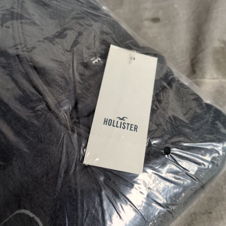BAGGED HOLLISTEF CASUAL HOODIE - SIZE M
