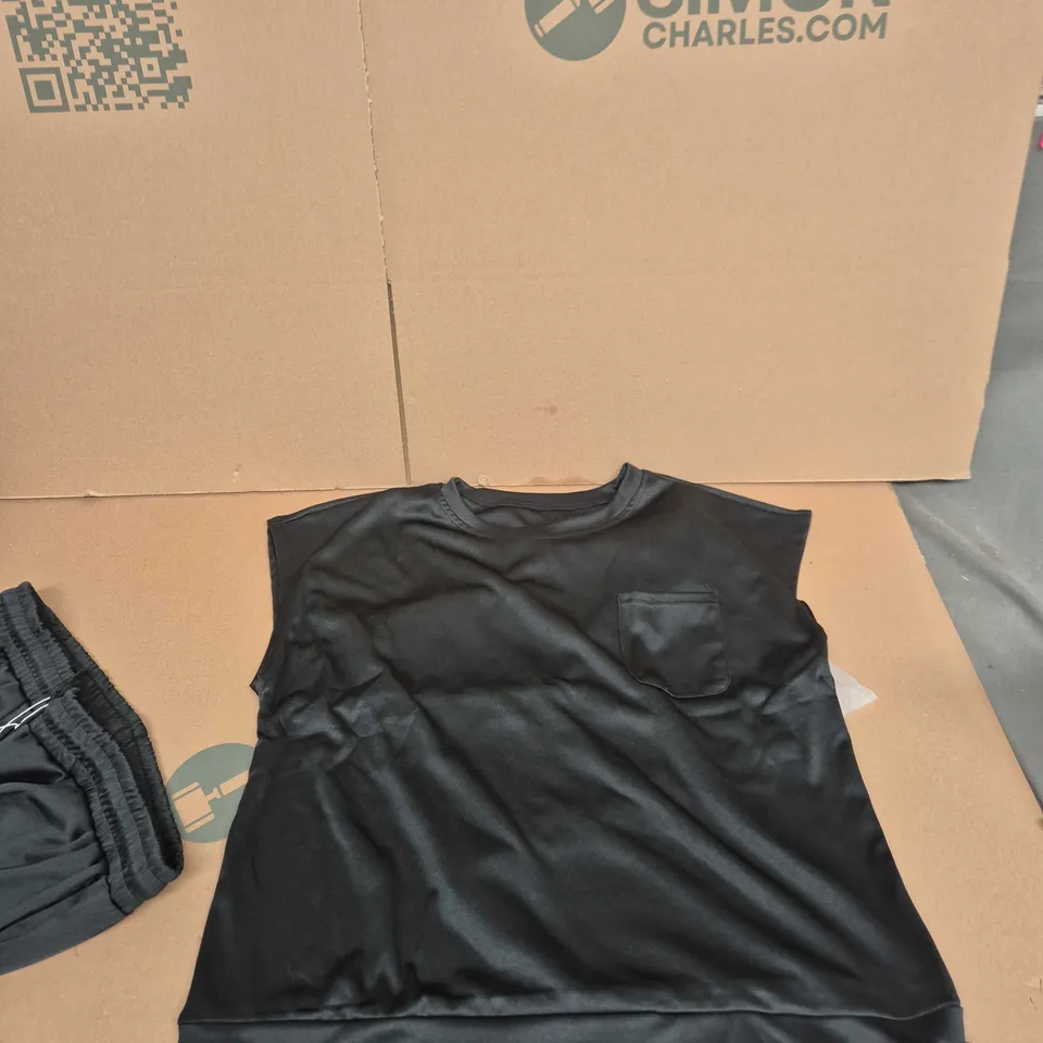 IVY & NOELLE LONDON BLACK WOMEN’S T-SHIRT & JOGGER SET XL