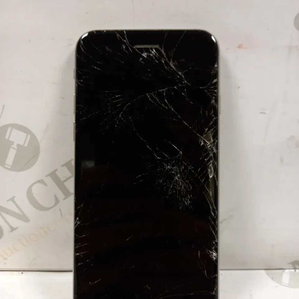 APPLE IPHONE 6 (A1586) SMARTPHONE 