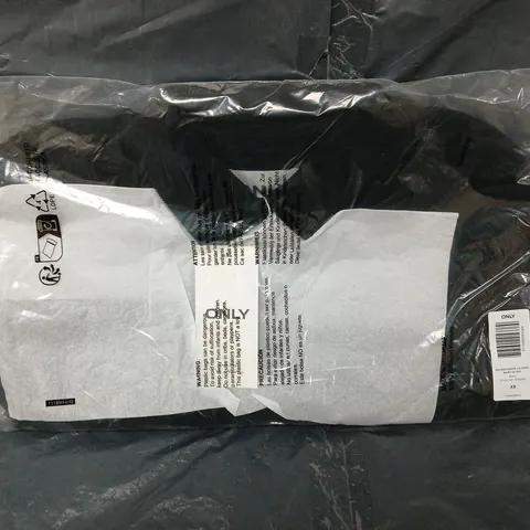 SEALED ONLY MOXIE LONG SLEEVE CORD SHIRT IN BLACK - XS