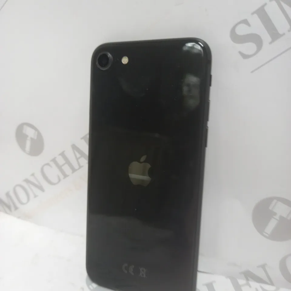APPLE IPHONE SE SMARTPHONE IN BLACK 