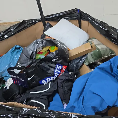 PALLET OF APPROXIMATELY 40 ASSORTED ITEMS TO INCLUDE CLOTHING, TOYS, BOOKS ETC - COLLECTION ONLY